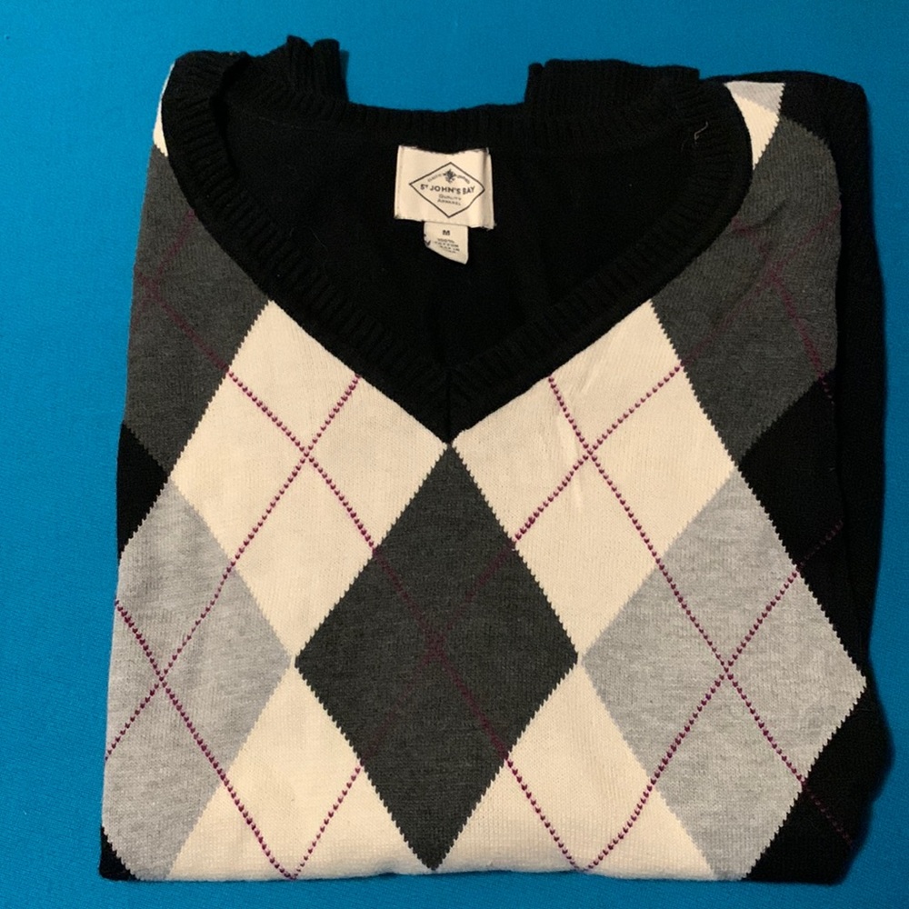 Medium St. John’s bay v neck sweater